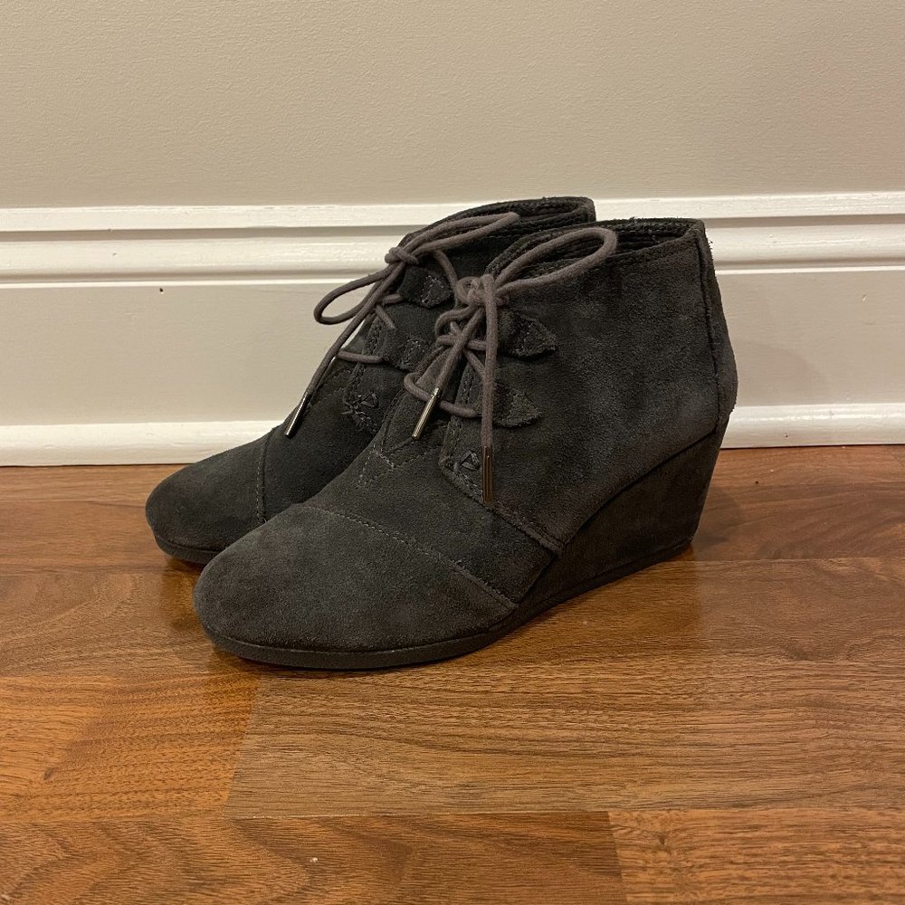 Toms Kala Women's Wedge Ankle Boots Booties Dark Grey Suede size 7.5